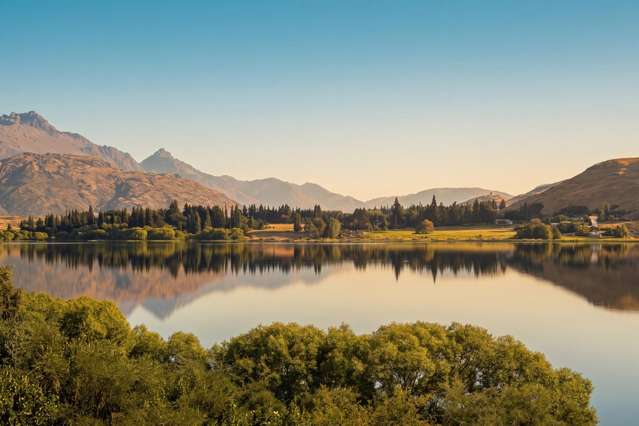 57 Arrowtown-Lake Hayes Road Lake Hayes_1