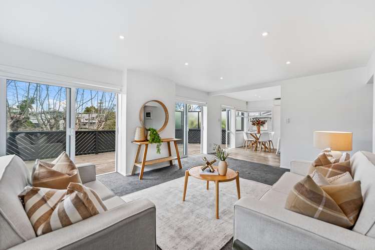 136 Tiroroa Avenue Te Atatu South_1