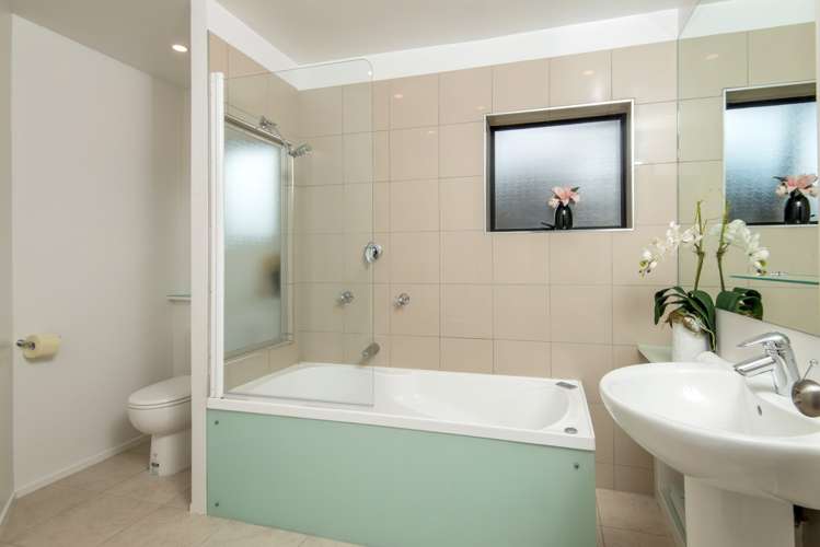 2/14 Eastcliffe Road Castor Bay_12