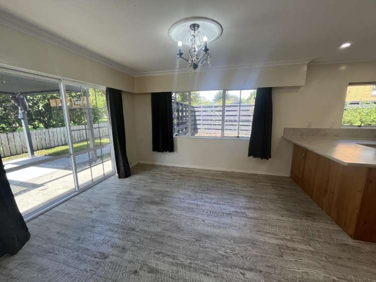 8 McInnes Place 10469_7