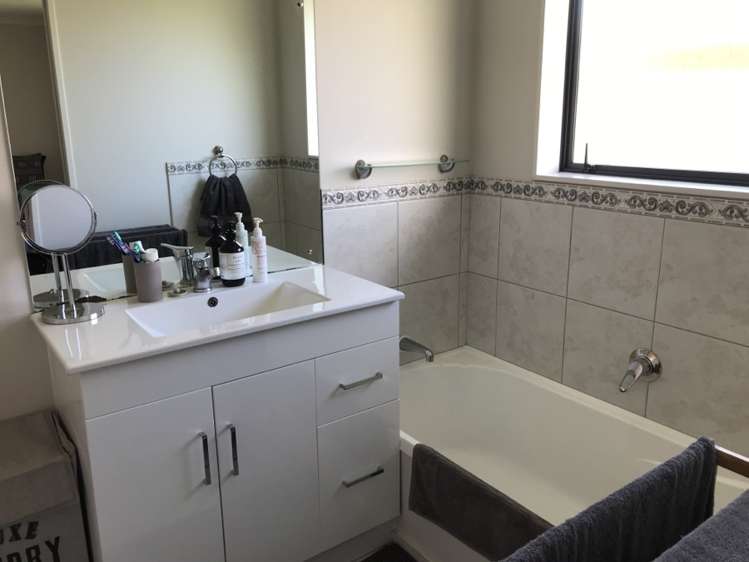 23 Lamia Grove Papamoa_9