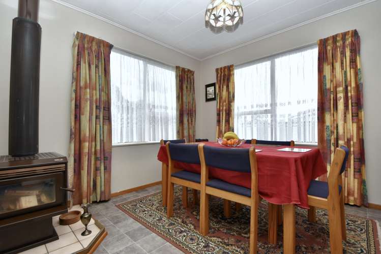 2 Booth Street Carterton_4