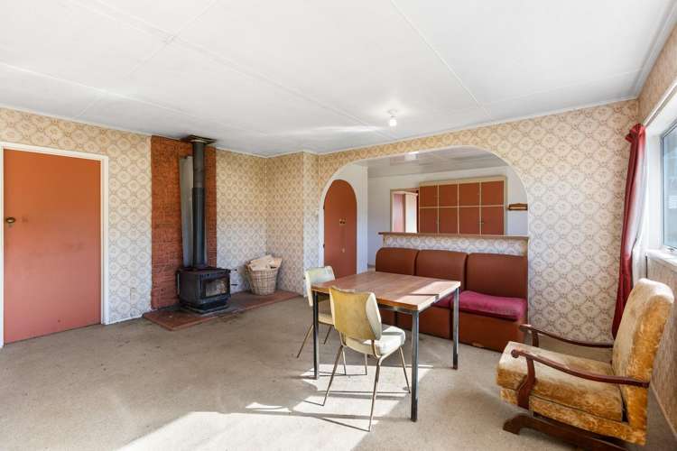 6 Briscoe Street Awakino_12