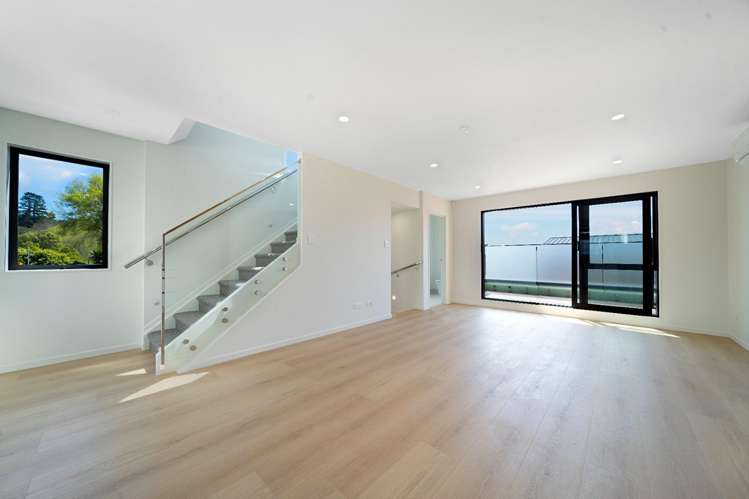 1/16 Hewlett road Massey_5