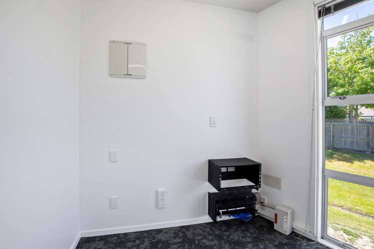 1/27A Sir William Pickering Drive Burnside_8