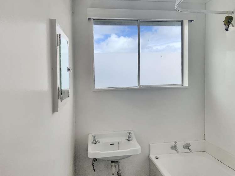 2/27 Lyell Road 1052_5