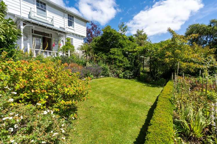 8 and 8A Harrington Place Lawrence_34