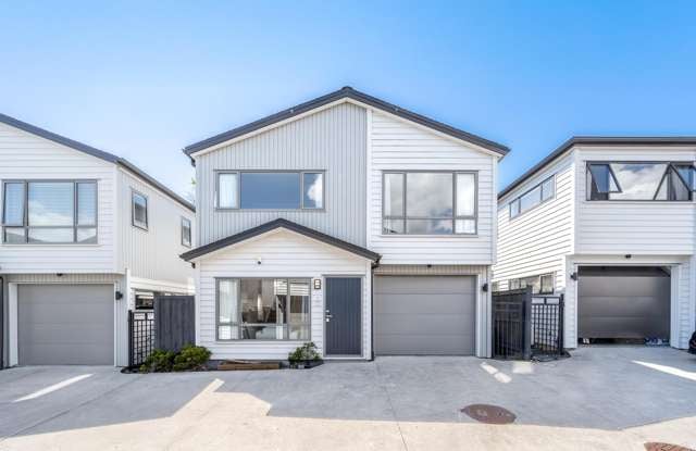 Macleans College and BBI within walking distance