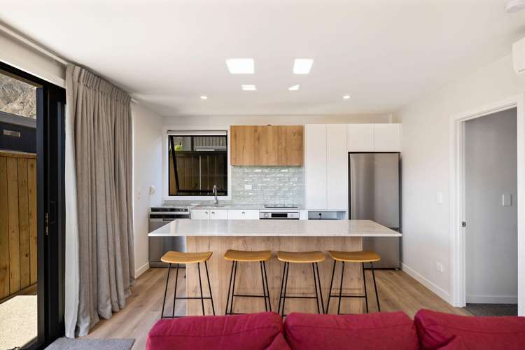 6 Shallow Close Jacks Point_23