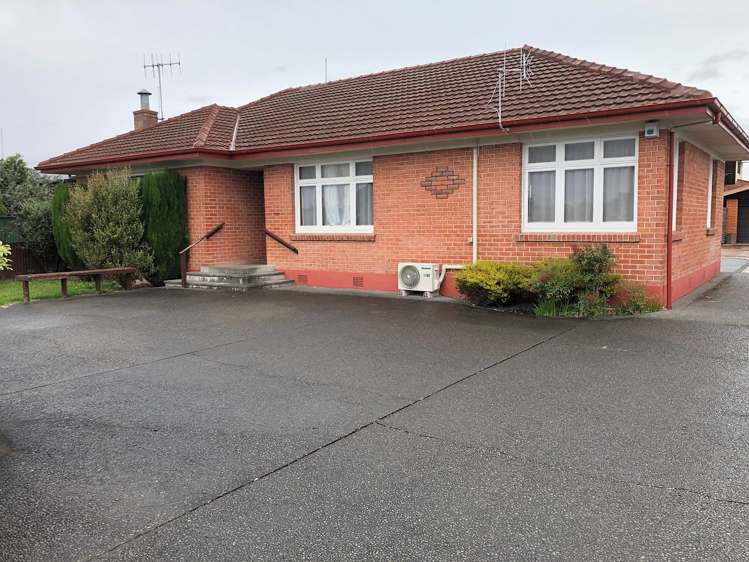 242 Kennedy Road_0