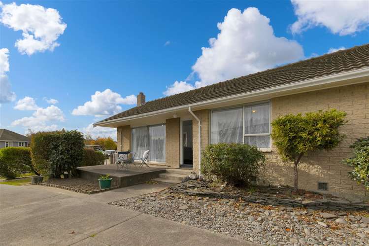 29 Avro Crescent Hornby_25