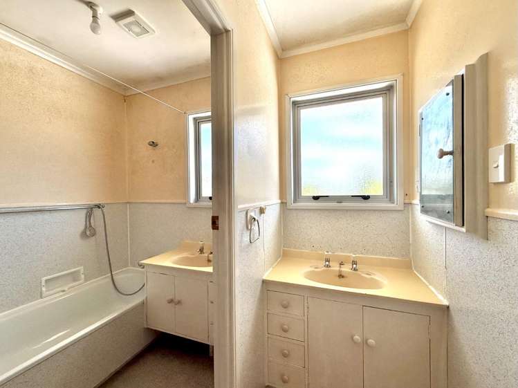 11 Keegan Drive 11410_13