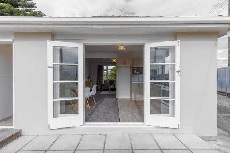 413 Breezes Road Aranui_12
