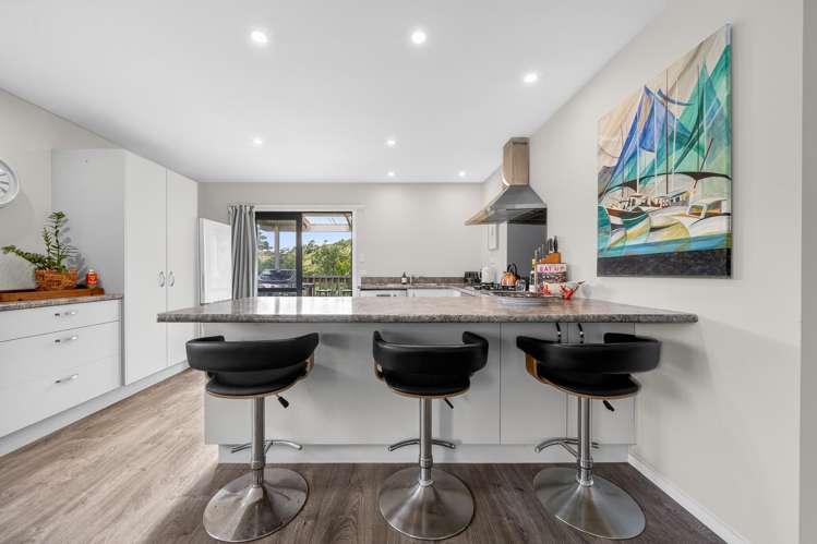 5528 Masterton Castlepoint Road Castlepoint_4