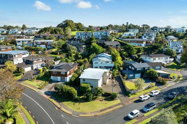 Family Sized Opportunity - Mairangi Bay Location