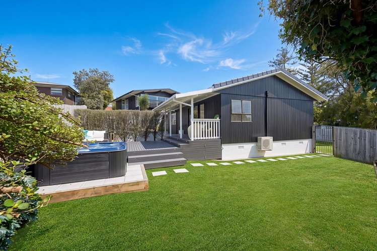 2/15 Castaing Crescent Te Atatu South_18