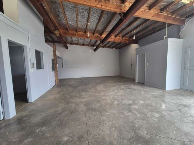 2/29 Broken Hill Road Kenepuru_4