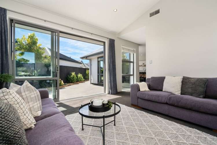 43 Vernon Drive Lincoln_10