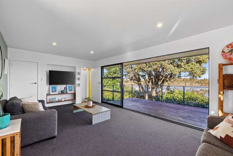 16 Sunny Bay Road Matua_9