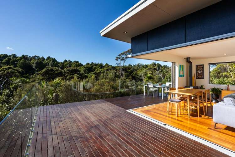 296 Piha Road Piha_56