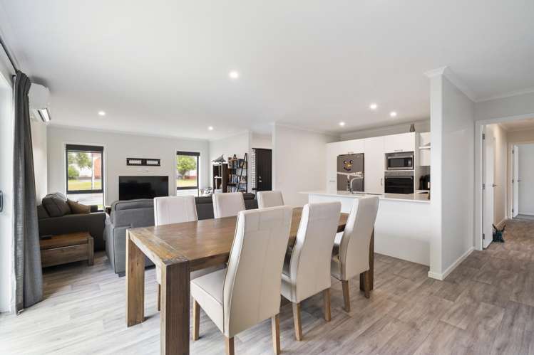 61 Wilson Street Bulls_2