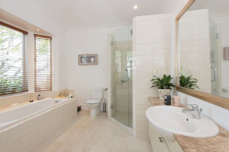 4 Golf Road Epsom_17