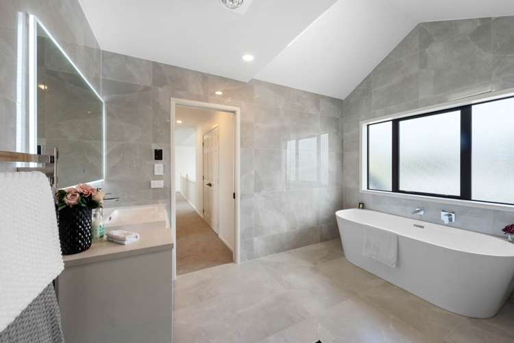 216 Whitford Road Shamrock Park_31