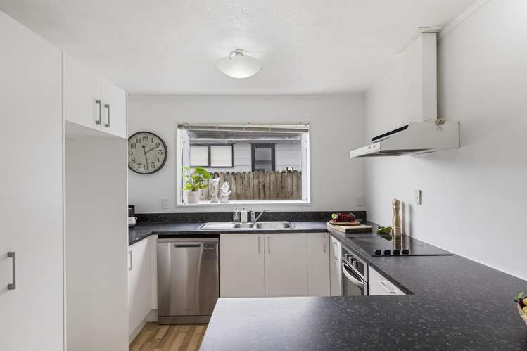 12 Coubray Place Botany Downs_8