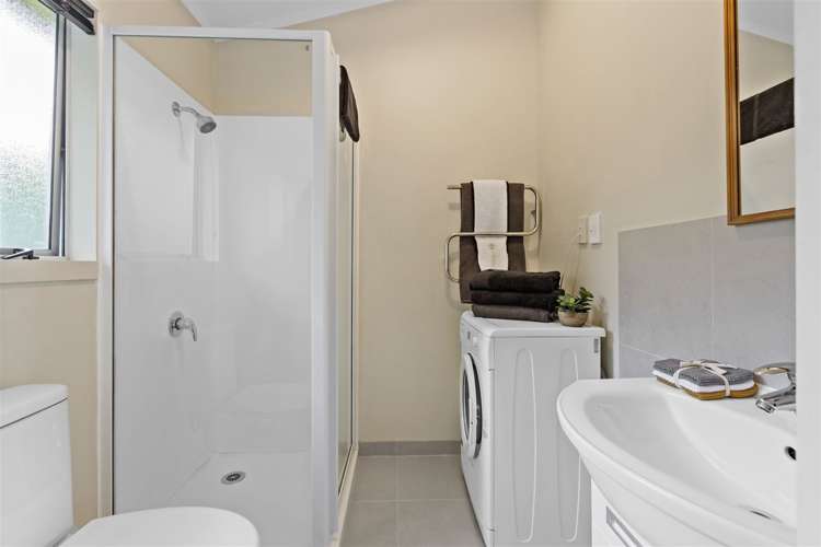 673 East Coast Road Browns Bay_24