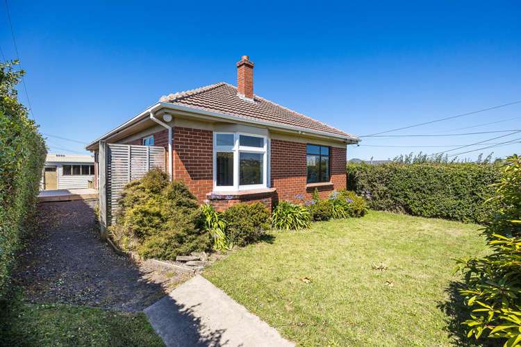 95 Riselaw Road Calton Hill_17