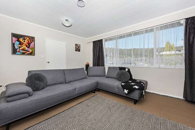 2/11 Lowry Crescent Stokes Valley_3