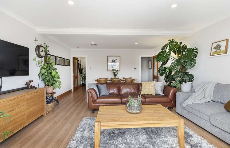 127 Akaroa Drive Maupuia_6