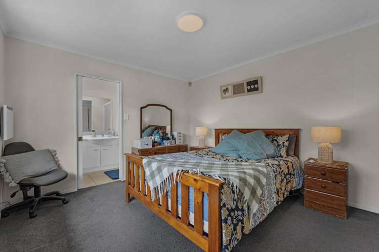 46 Medvale Avenue Flat Bush_13