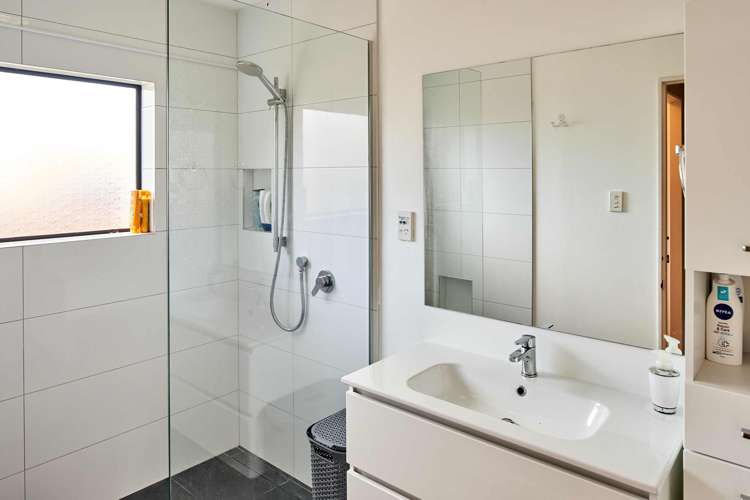 15a Burcham Street Taita_9