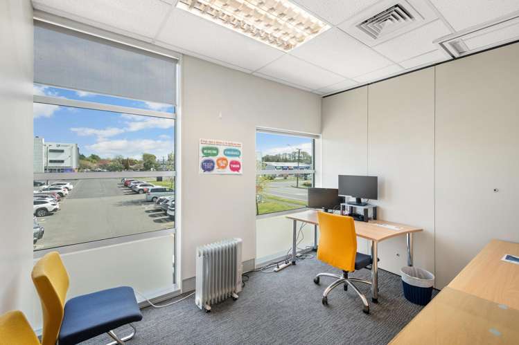 First floor, 567 Wairakei Road Burnside_5