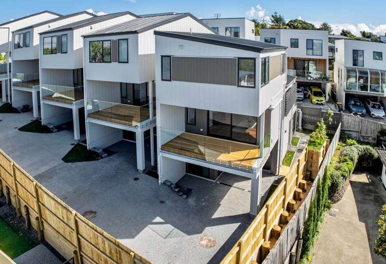 4/589A East Coast Road Browns Bay_17