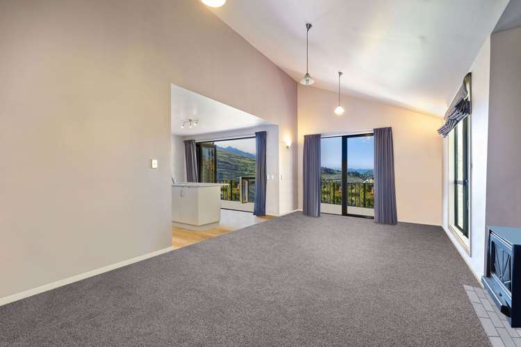 15 Woodbury Rise, Golden Heights, Queenstown_9