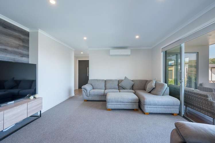 22 Hill Tops Way Stoke_2