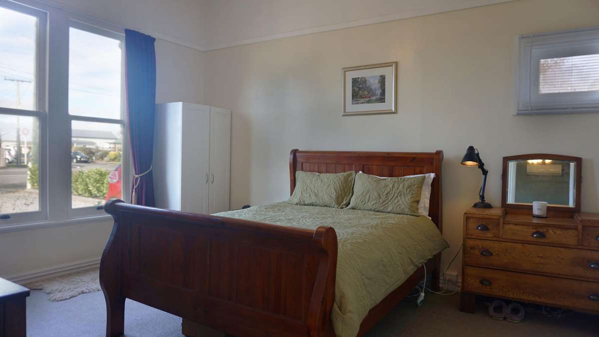168 High Street South_3