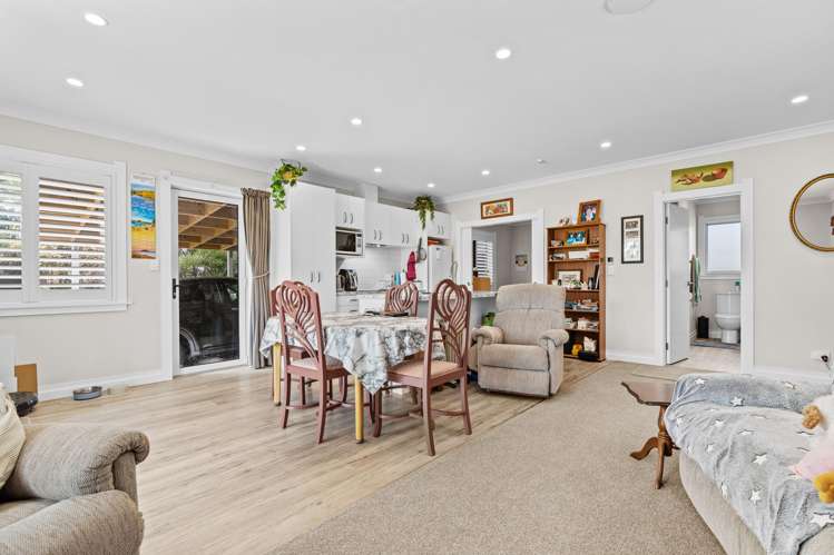 11 Campbell Drive Martinborough_24