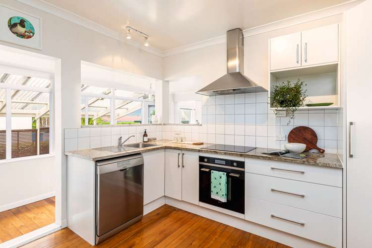 43 Eastglen Road Glen Eden_11