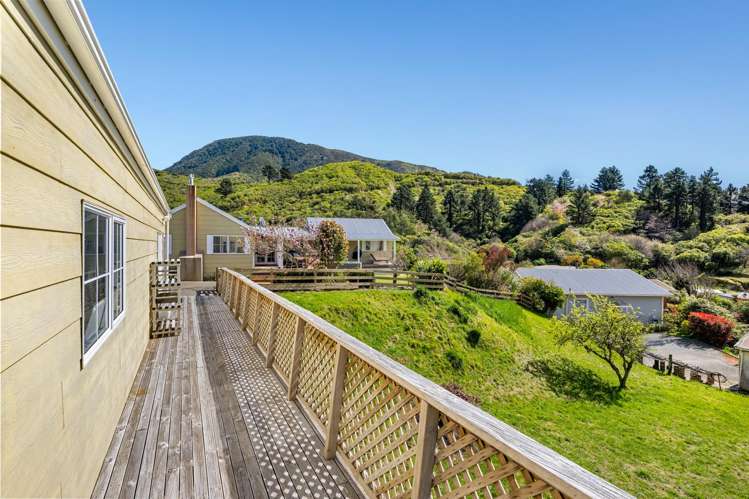 8 and 8a Angle Street Picton_23