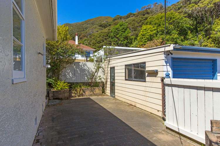 1/217 Whites Line East Waiwhetu_15