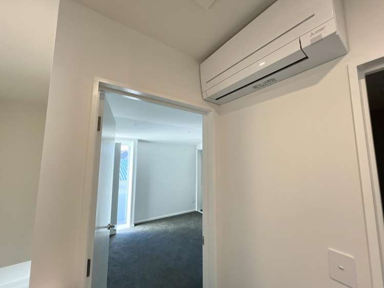 2/111 Neville Street 10222_10