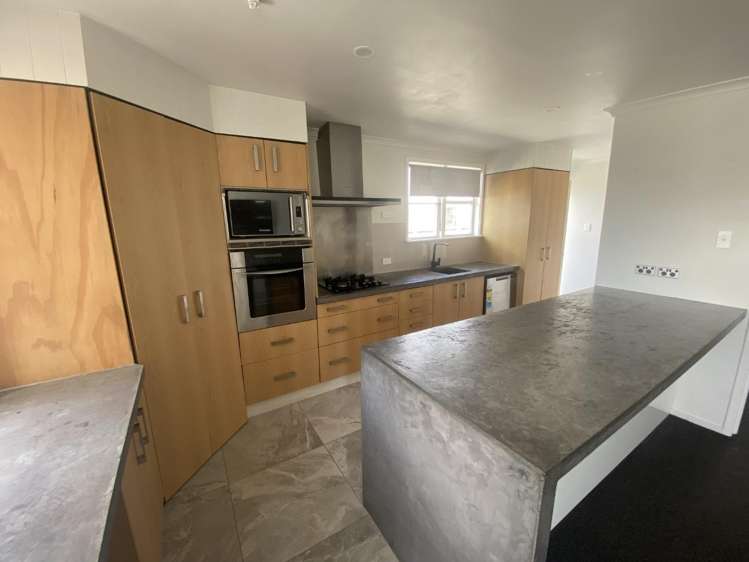 571a Queen Street 10516_1