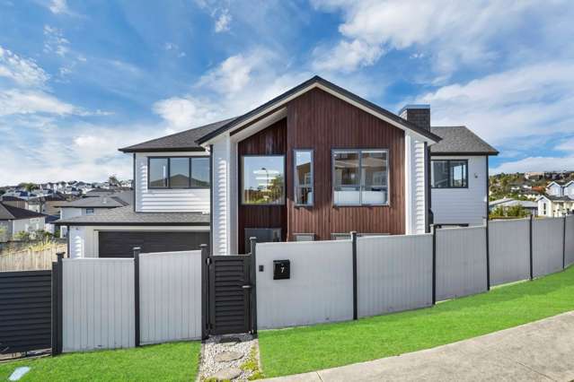 Luxury Family Living in Rangitoto College Zone...