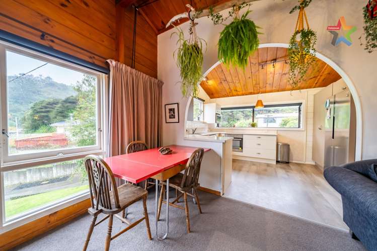 38 James Grove Stokes Valley_6