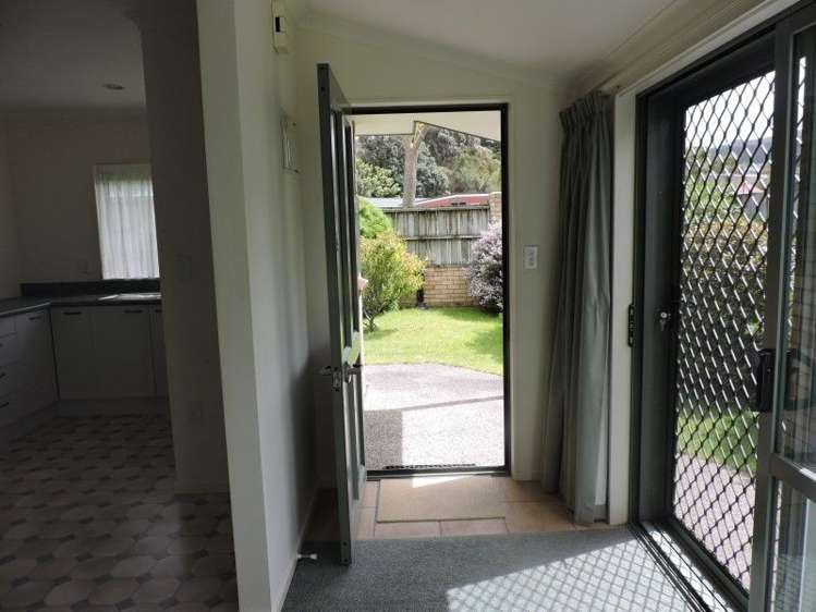 8/42 Main Road Tawa_10