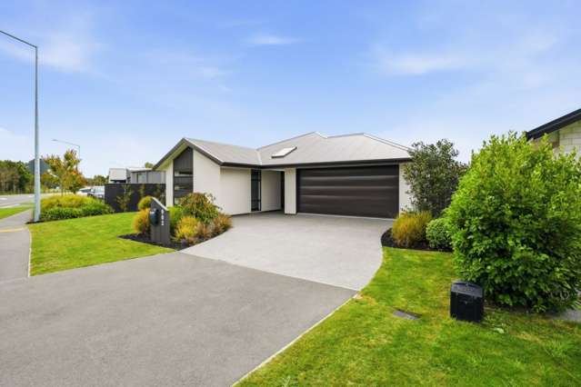 Enchanting Cashmere Haven with Unrivalled Views