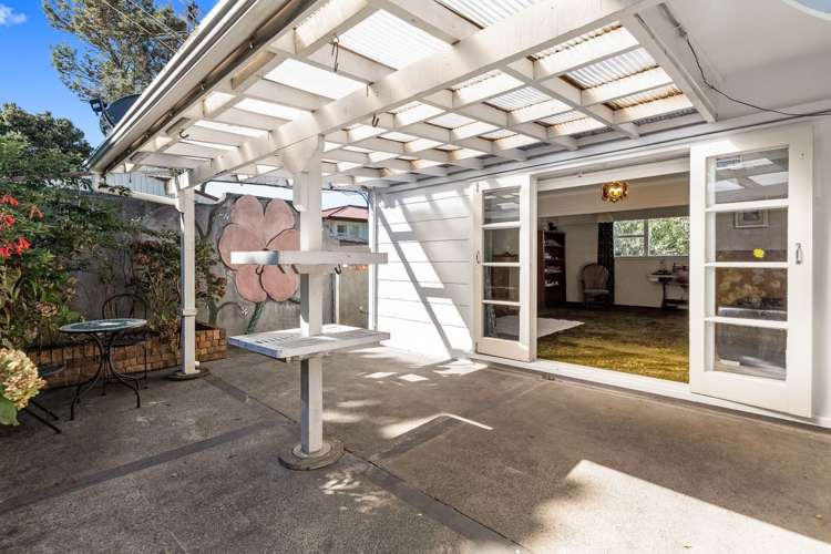 21 St Leonards Road Kelston_5